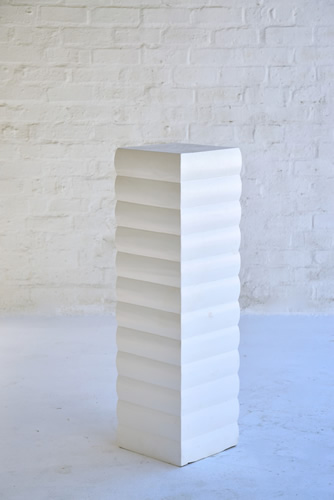 005 Plinths - White scalloped 